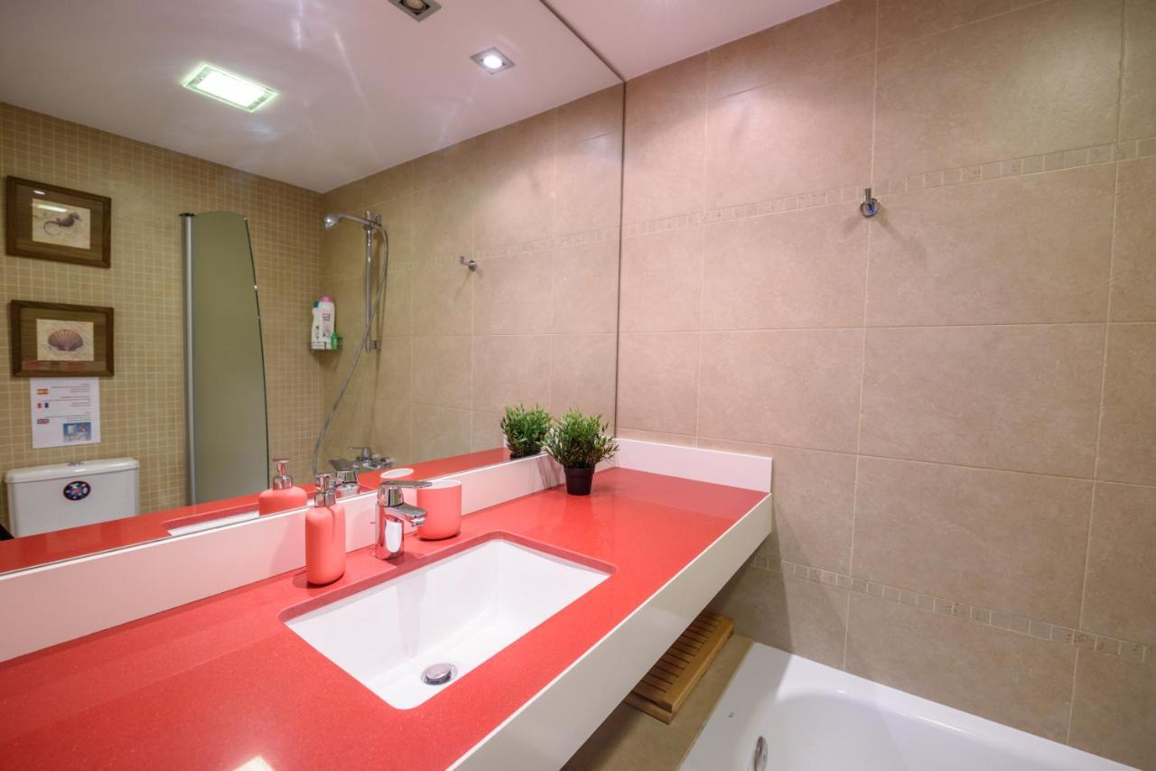 Ramblasrentals Cozy Renovated 2Br With Balcony Lift 20M Rambla - Parking - Wifi Barcelona Exterior photo
